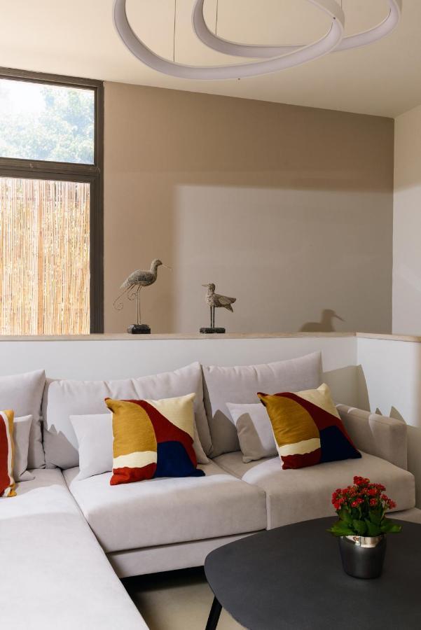 Elegant Duplex With Xl Patio By Feelhome *