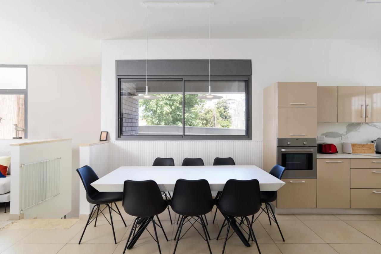 Elegant Duplex With Xl Patio By Feelhome Tel Aviv