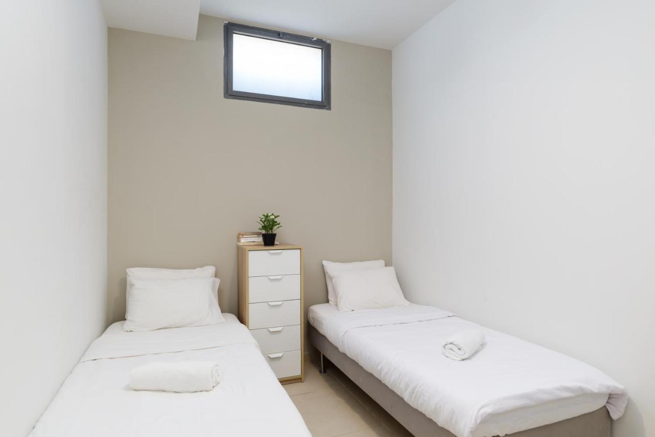 Apartment Elegant Duplex With Xl Patio By Feelhome *